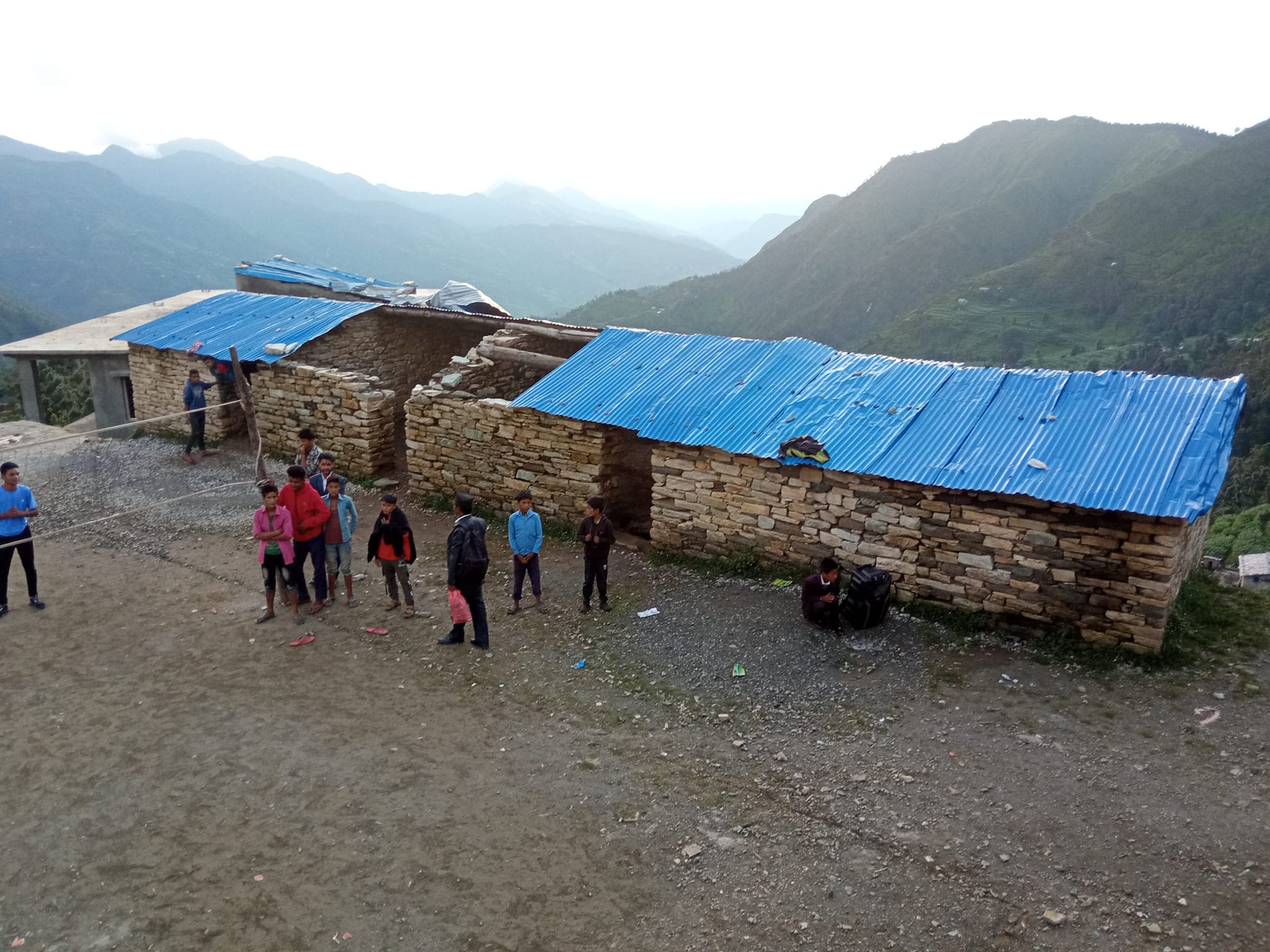 महादेव मावि त्रिकालीको अवस्था दयनीय, सरोकारवालाको ध्यान नपुगेको गुनासो 